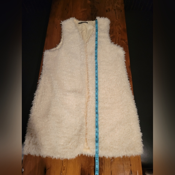 NWOT Cream Faux Fur Vest 1X - Picture 5 of 6